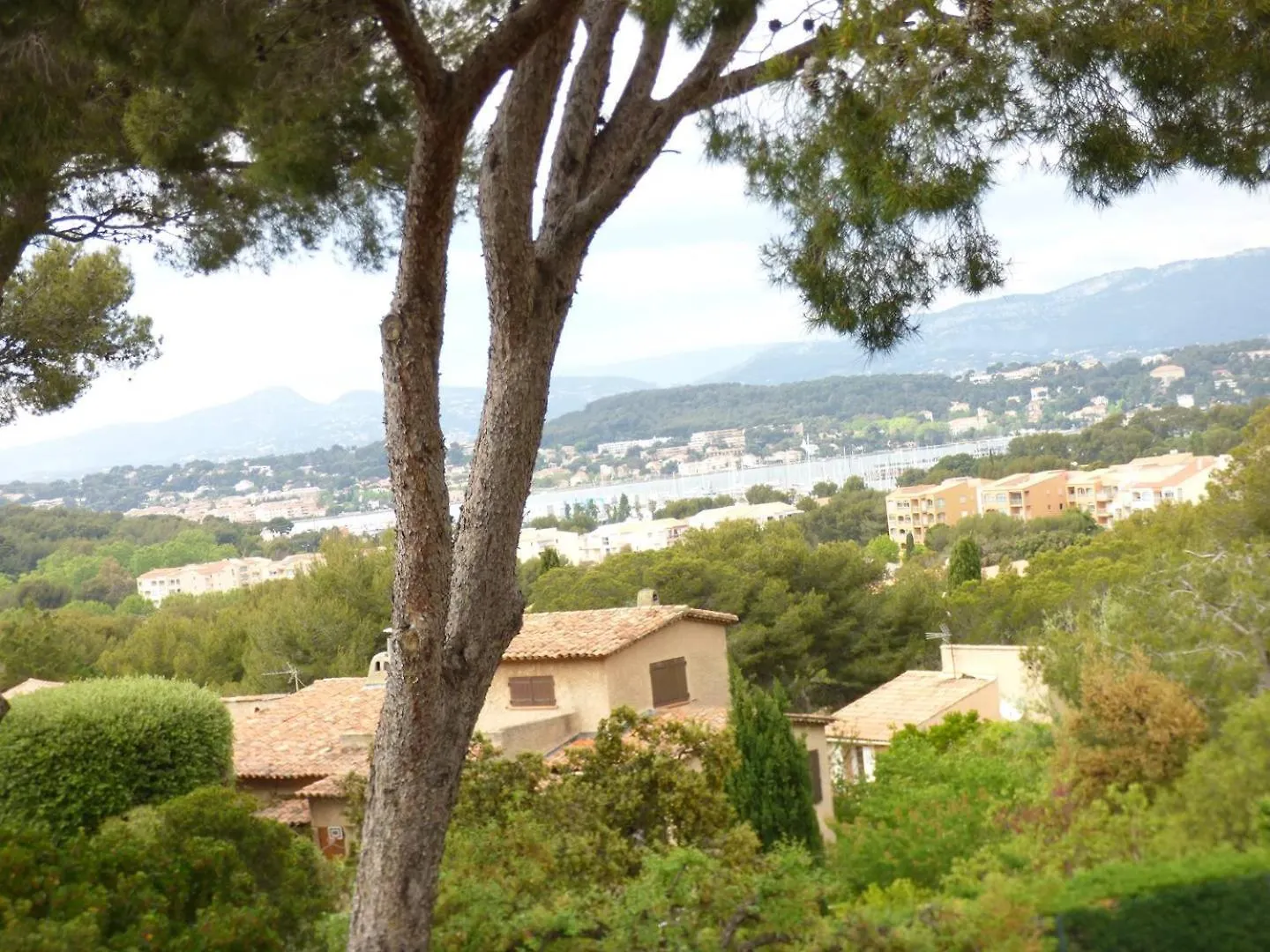 Apartment Residence Avec Piscine, Vue Mer, Tennis, Boulodrome, Acces A La Plage. Saint-Mandrier-sur-Mer