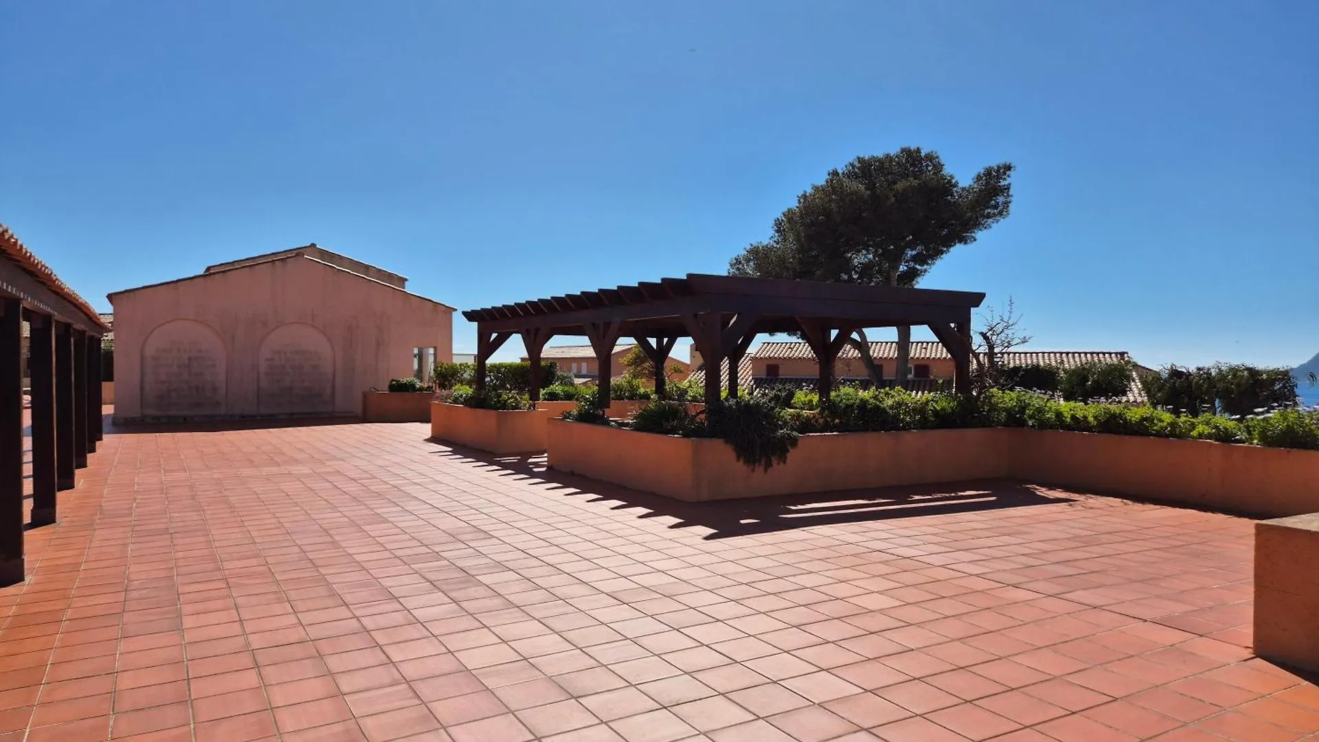 Residence Avec Piscine, Vue Mer, Tennis, Boulodrome, Acces A La Plage. Saint-Mandrier-sur-Mer 0*,  France